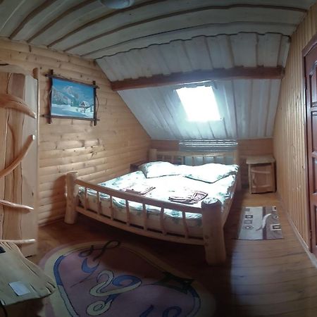 Zatishok Bilya Richky Villa Pilipets Rum bild